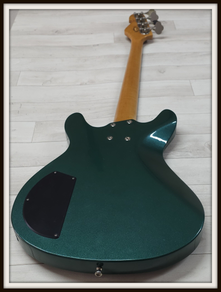 Sandberg Florence Bass, Soft Aged British Racing Green